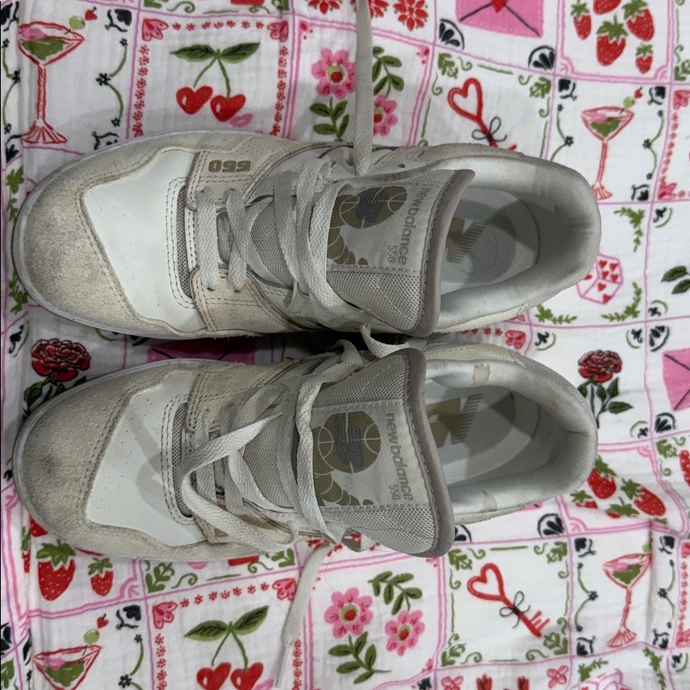 New Balance 550 Cream / Off-White Sneakers – Women’s